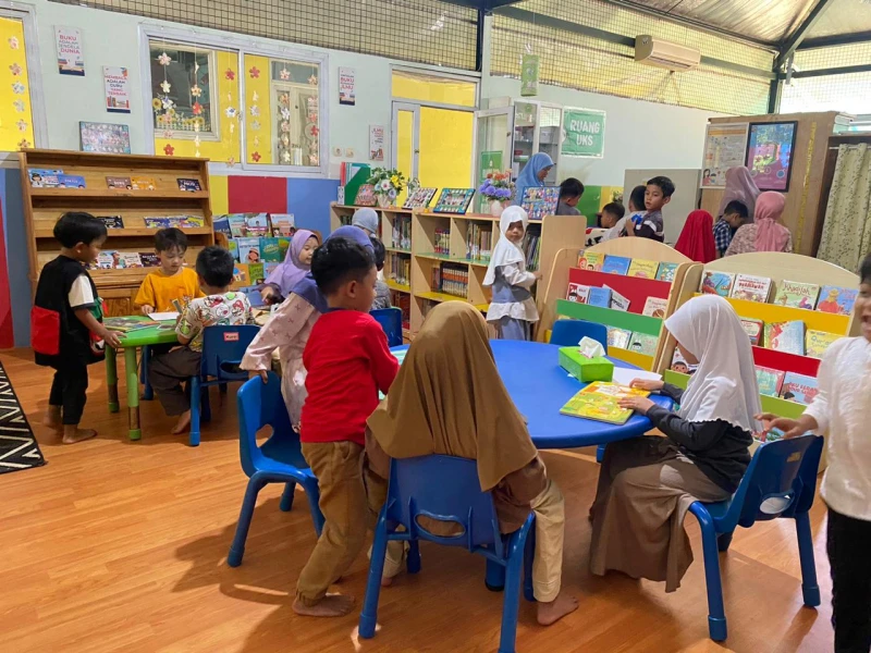 kunjungan ke perpustakaan TKIT ummul quro